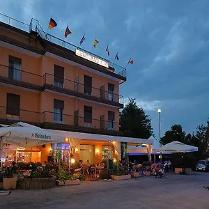 Primavera Hotel